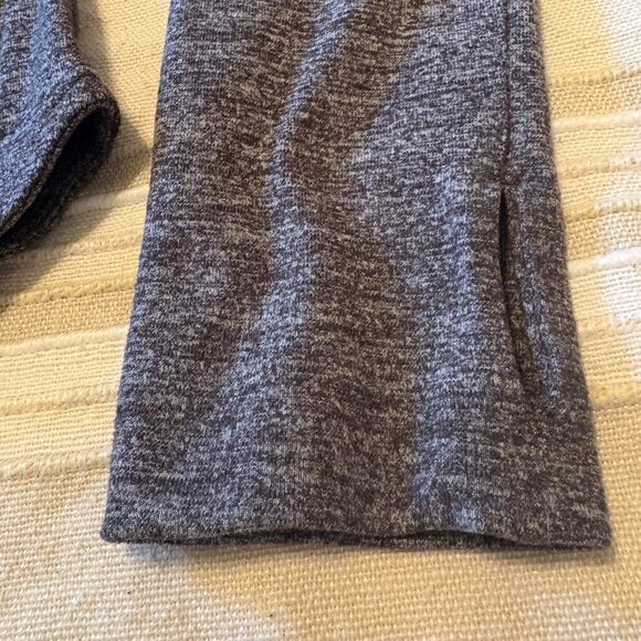Lululemon V-Neck Long Sleeve Henley | Thumbholes | Heather Grey w/ Black Trim | - Picture 4 of 6